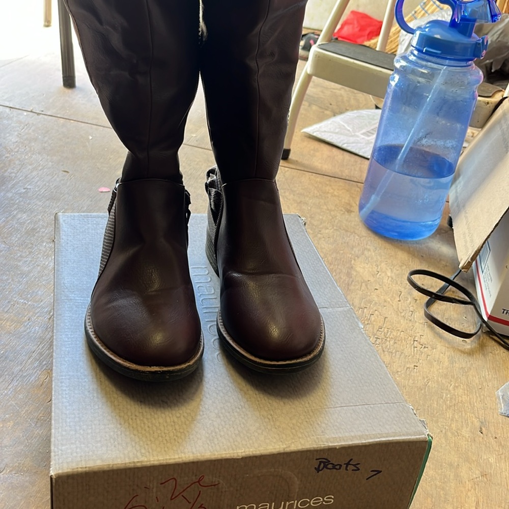 6 1/2 W Women's Tall Leather Boots - Burgundy - Picture 9 of 11